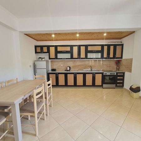 Glow Two Bedroom Apartment Ksamil Bagian luar foto