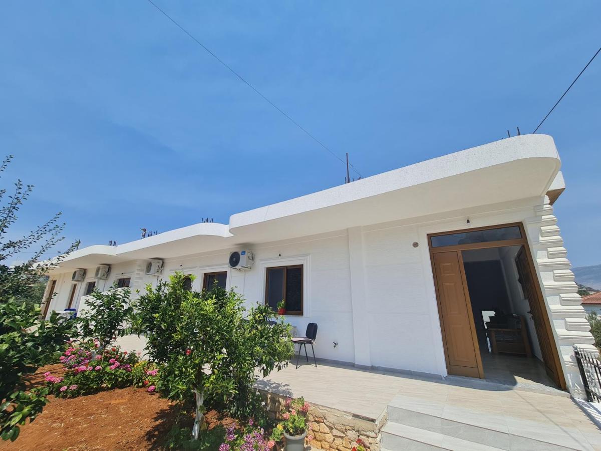 Glow Two Bedroom Apartment Ksamil Bagian luar foto